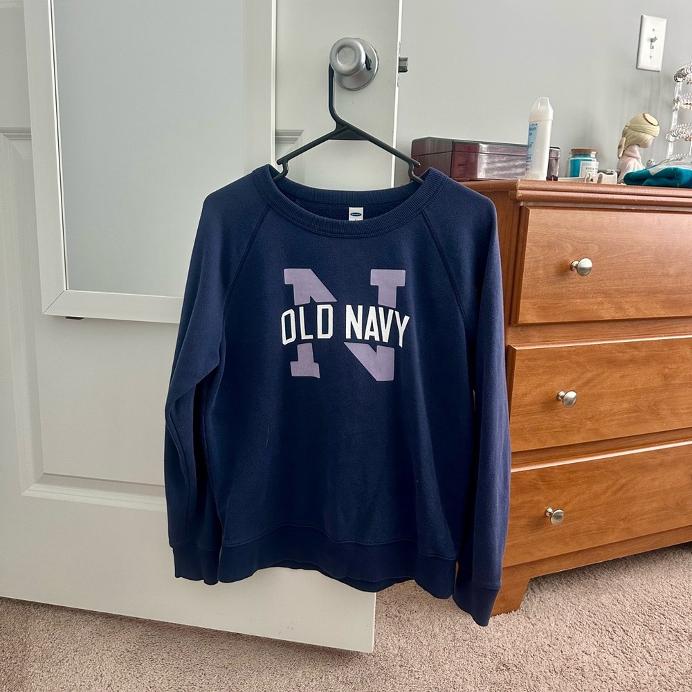 Small Old Navy crewneck sweatshirt
